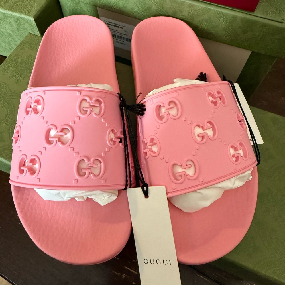 Gucci GG Pool Slides in Pink Rubber
